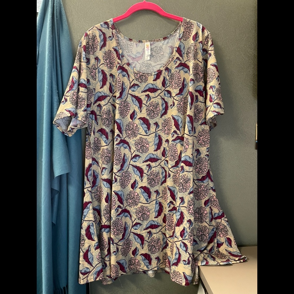 PLUS LLR LuLaRoe Perfect T  3XL 3X 24 26 24W 26W